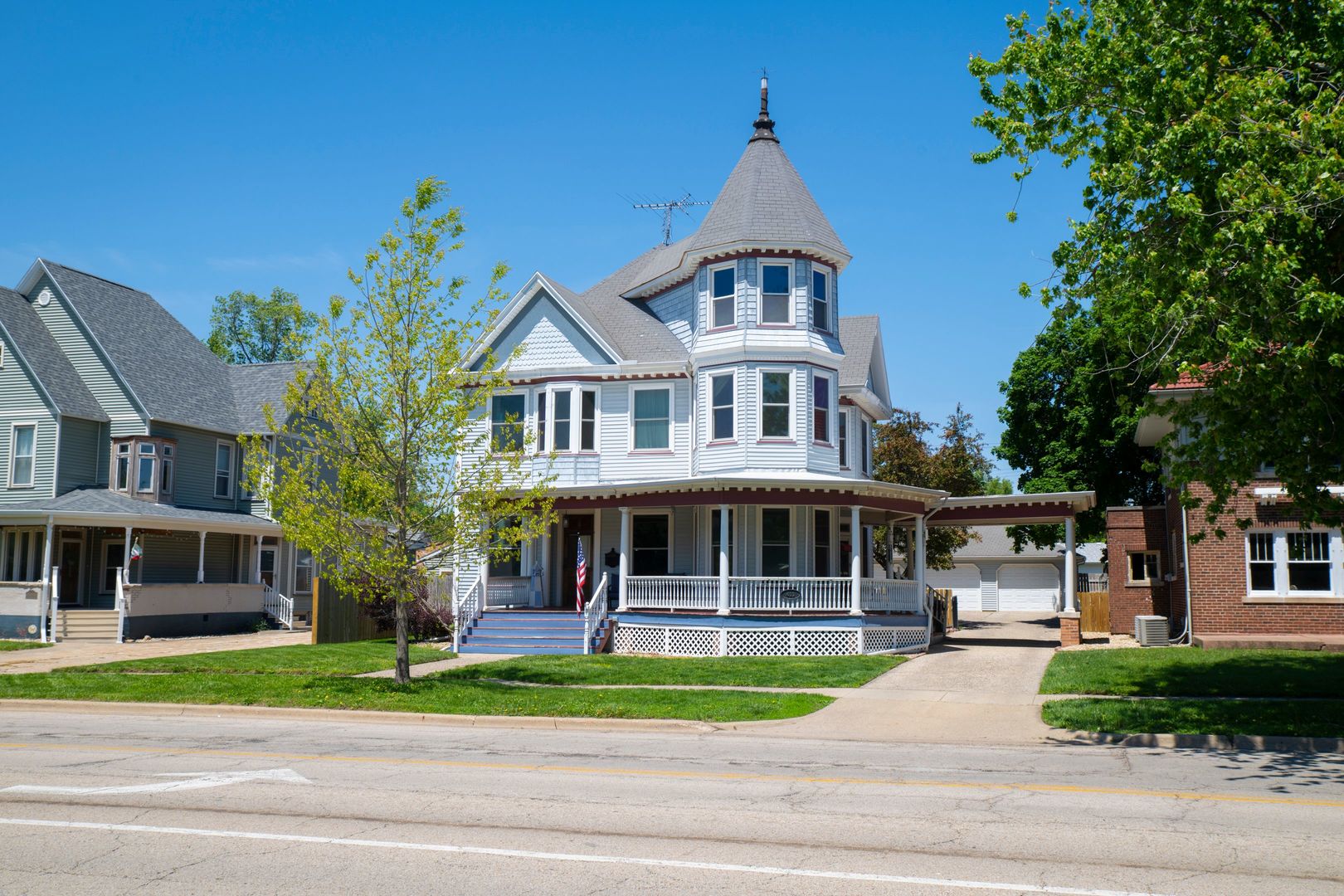 411 W Main Street, Clinton, IL 61727