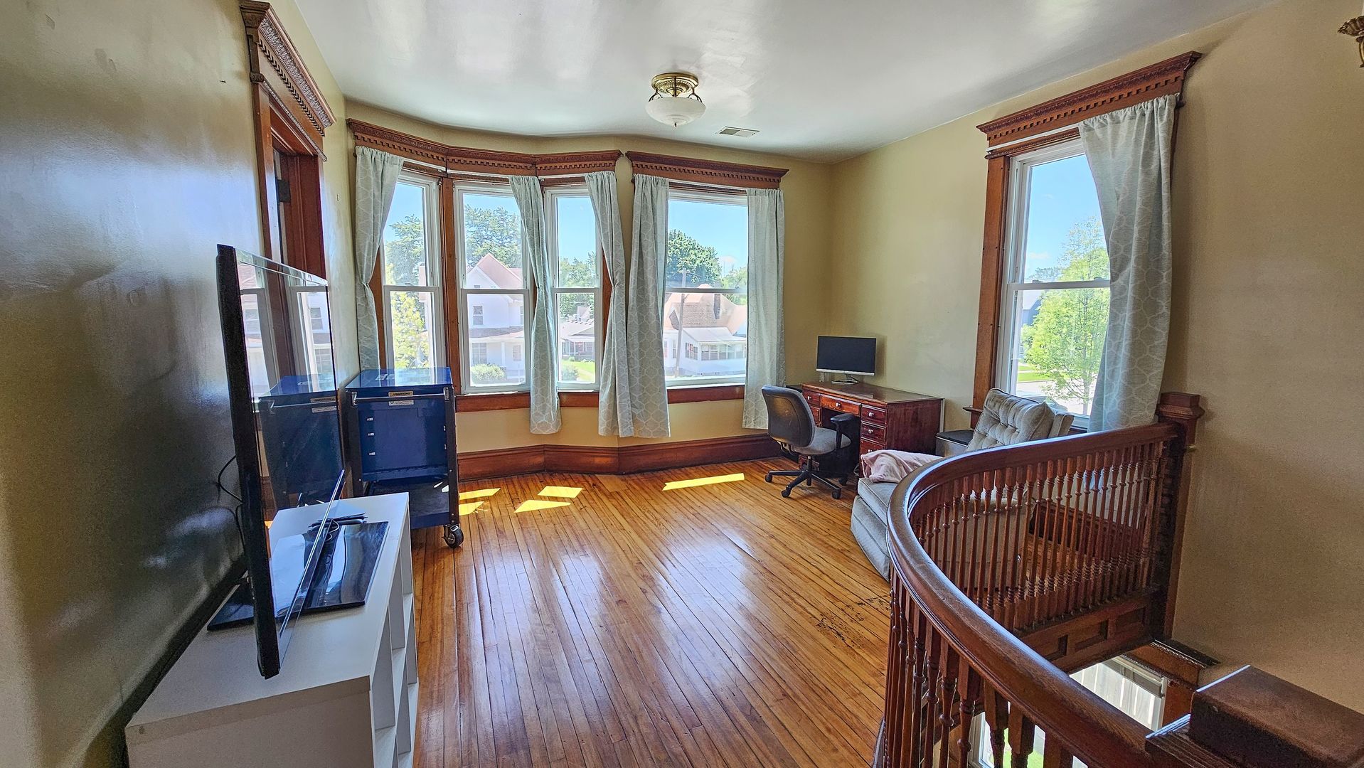 411 W Main Street, Clinton, IL 61727