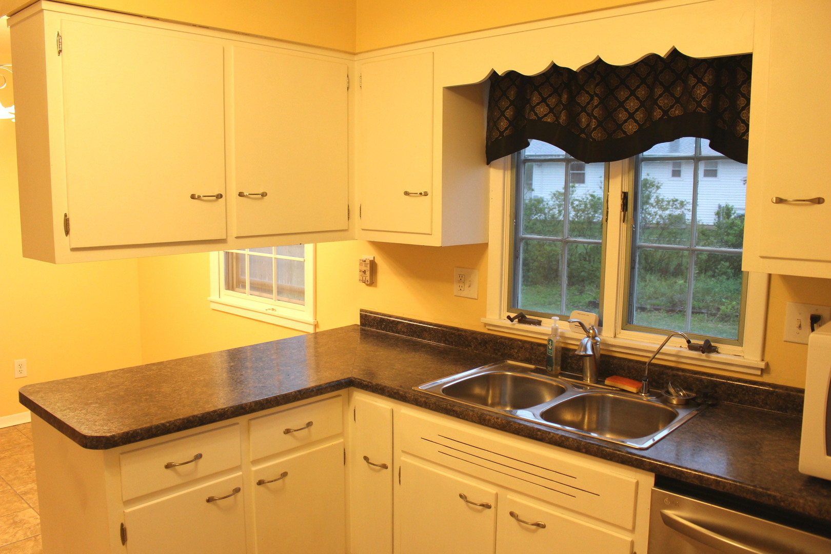 4103 N Newcastle Drive, Decatur, IL 62526