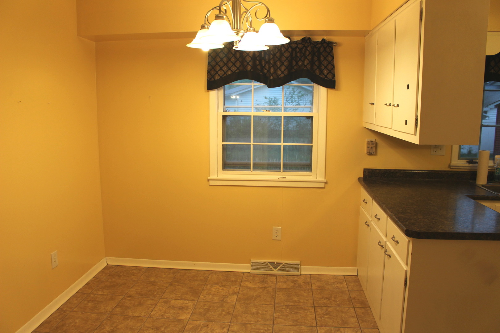 4103 N Newcastle Drive, Decatur, IL 62526