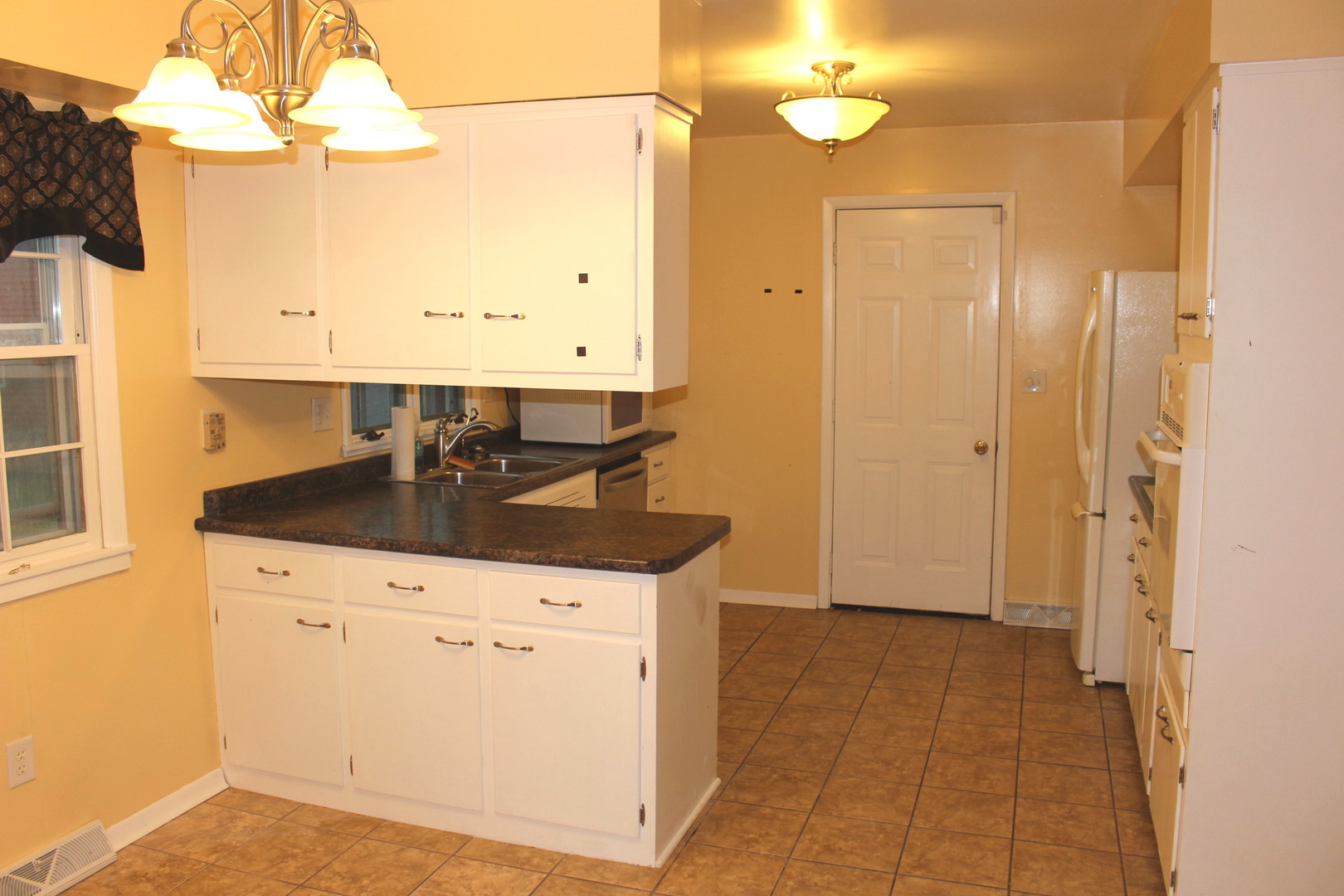 4103 N Newcastle Drive, Decatur, IL 62526