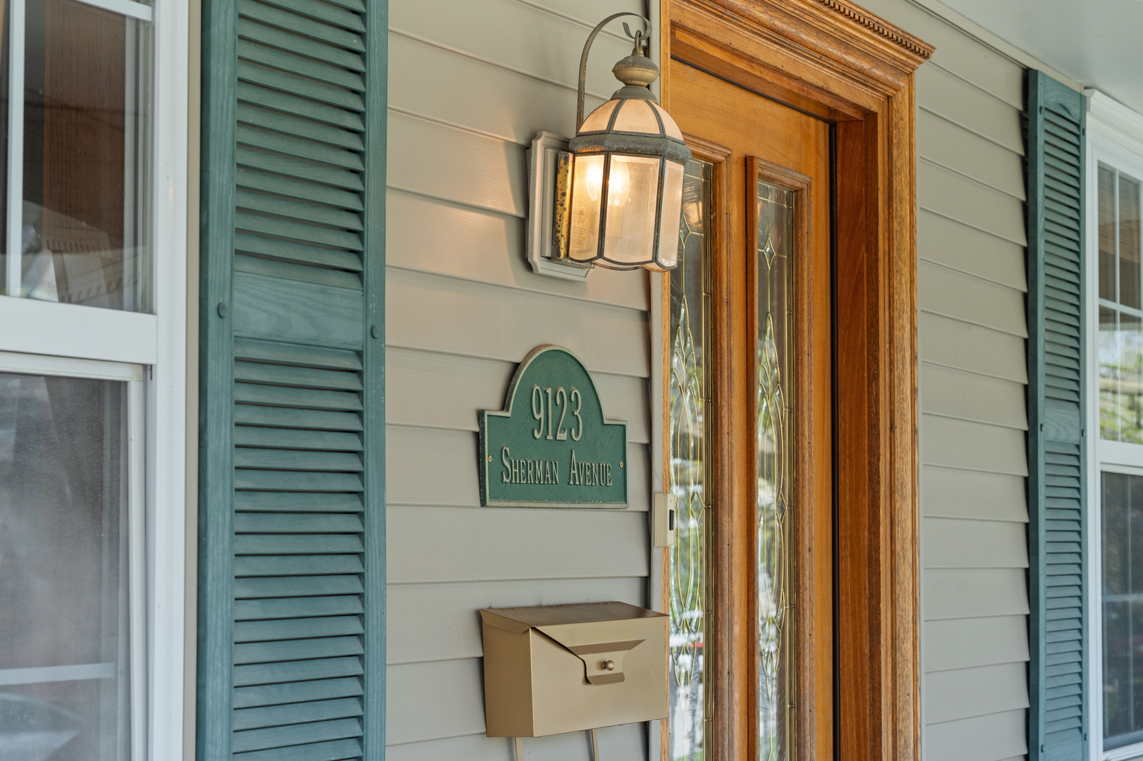 9123 Sherman Avenue, Brookfield, IL 60513