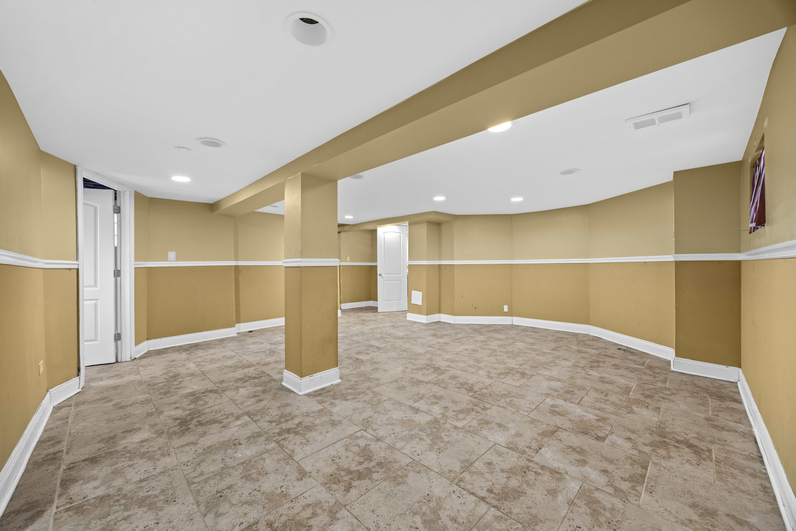 7801 S Winchester Avenue, Chicago, IL 60620