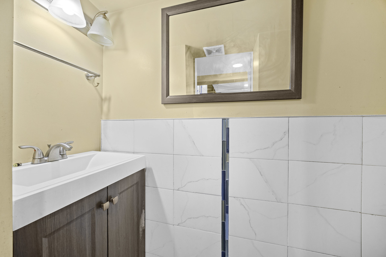 7801 S Winchester Avenue, Chicago, IL 60620