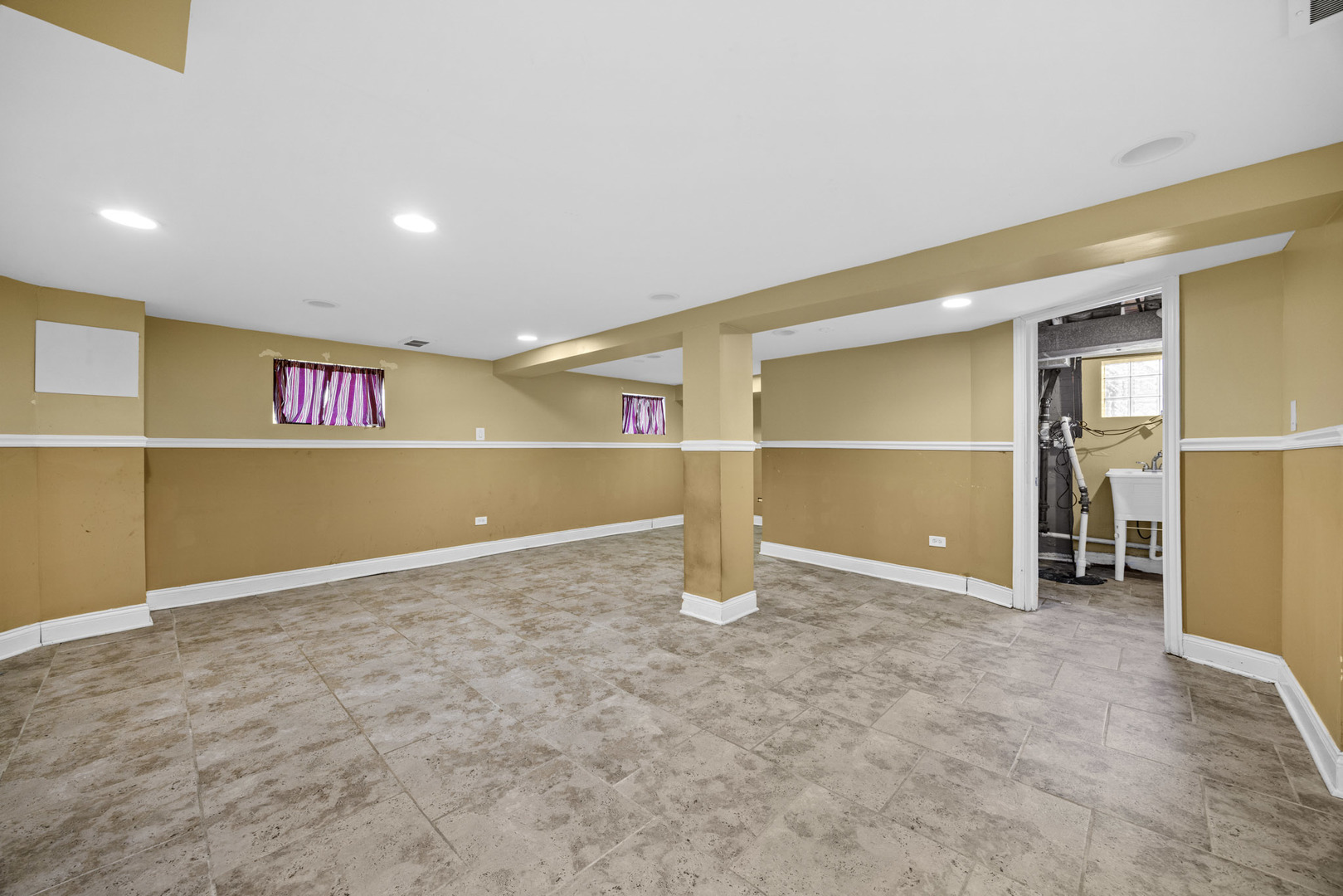 7801 S Winchester Avenue, Chicago, IL 60620