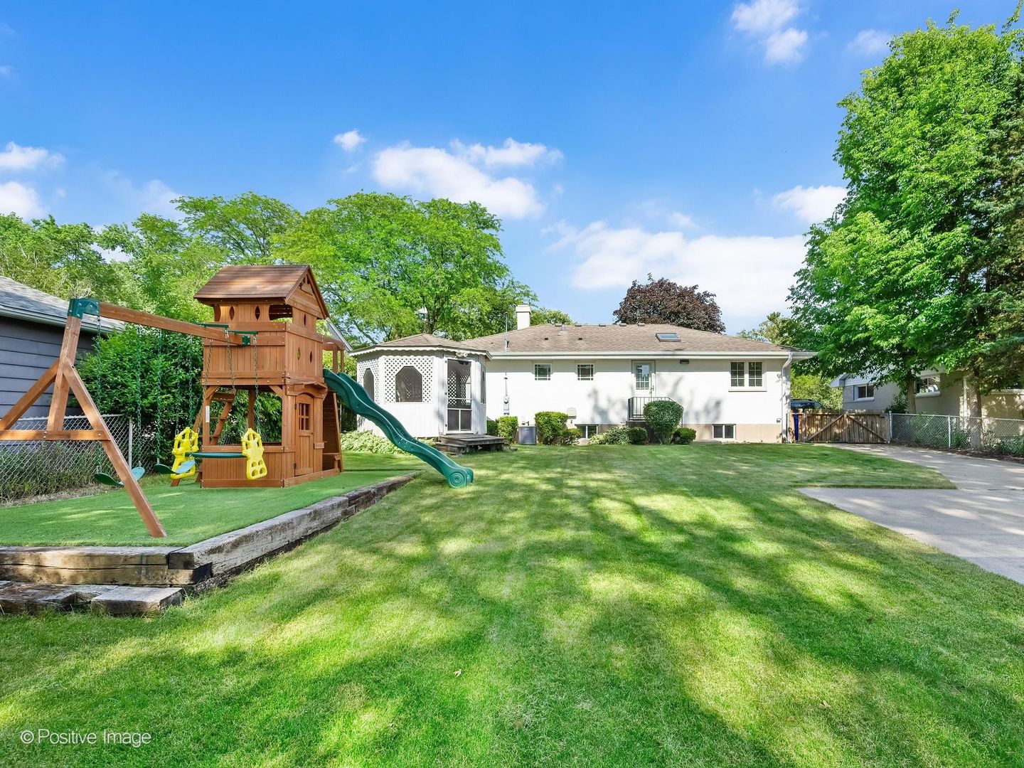 808 Delles Road, Wheaton, IL 60189