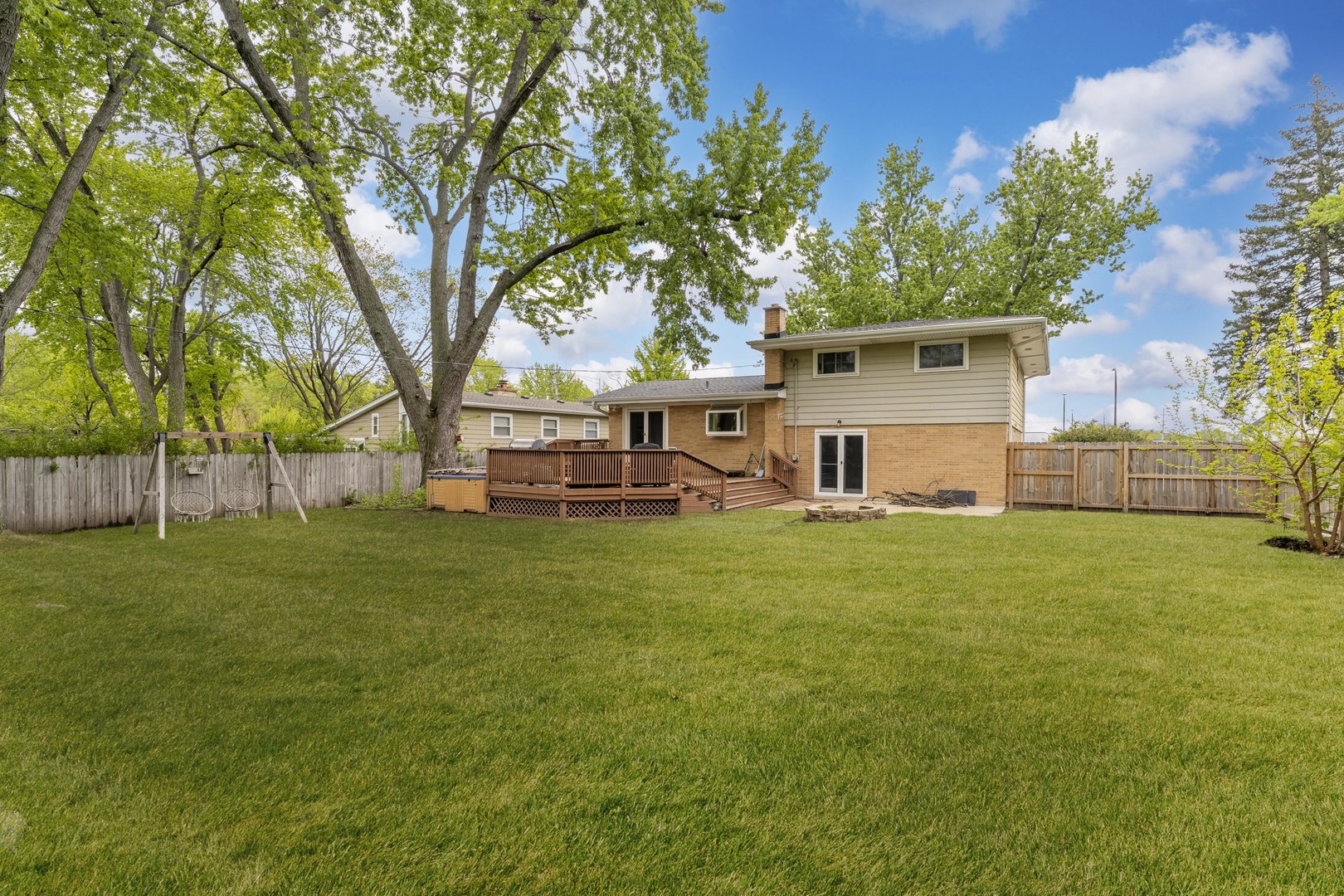 9 Sycamore Drive, Naperville, IL 60540