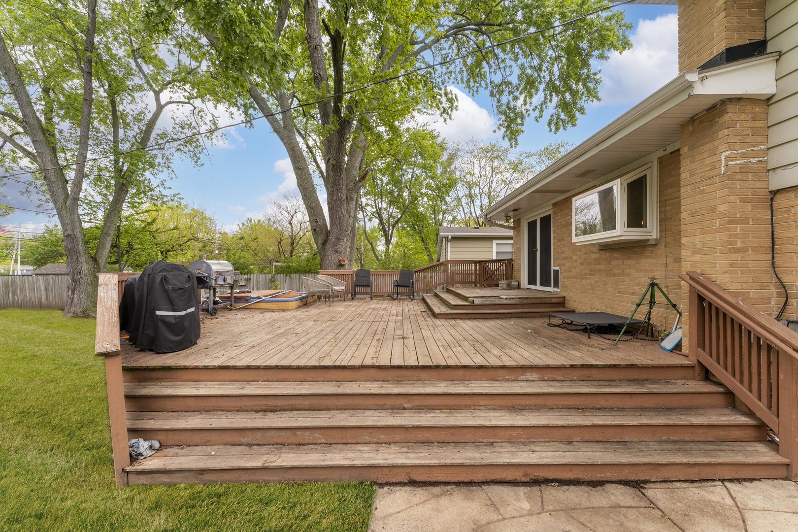 9 Sycamore Drive, Naperville, IL 60540