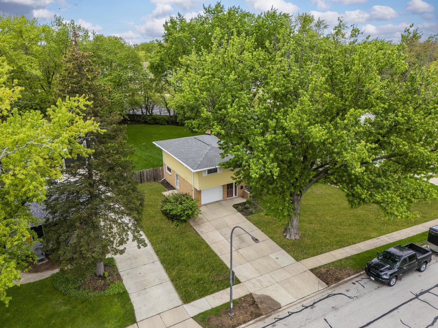 9 Sycamore Drive, Naperville, IL 60540