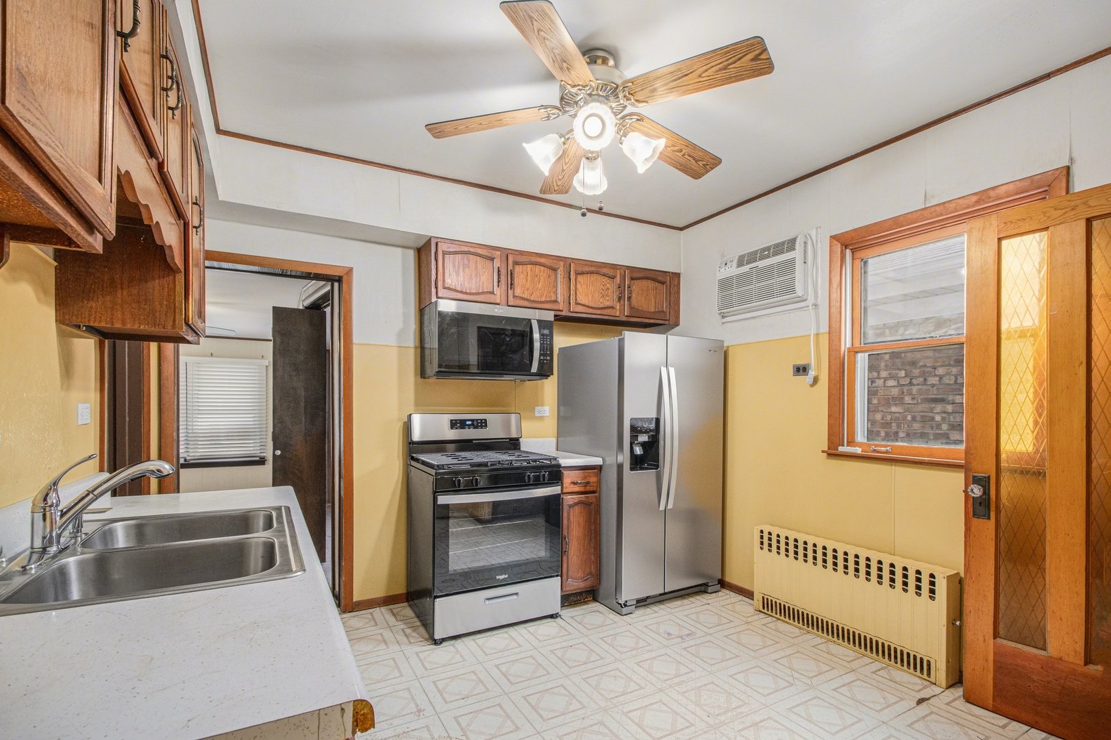 5335 N Moody Avenue, Chicago, IL 60630