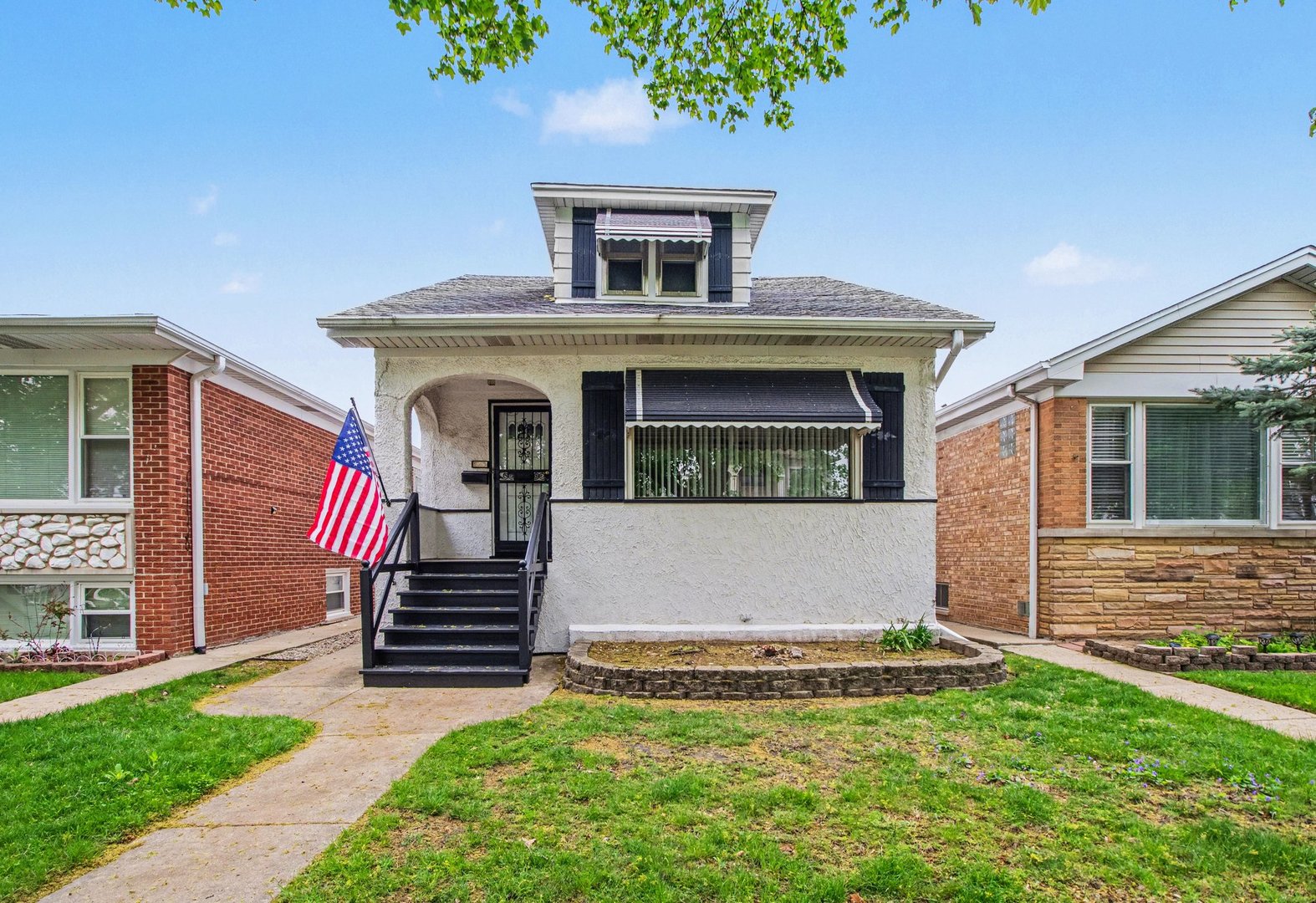 5335 N Moody Avenue, Chicago, IL 60630