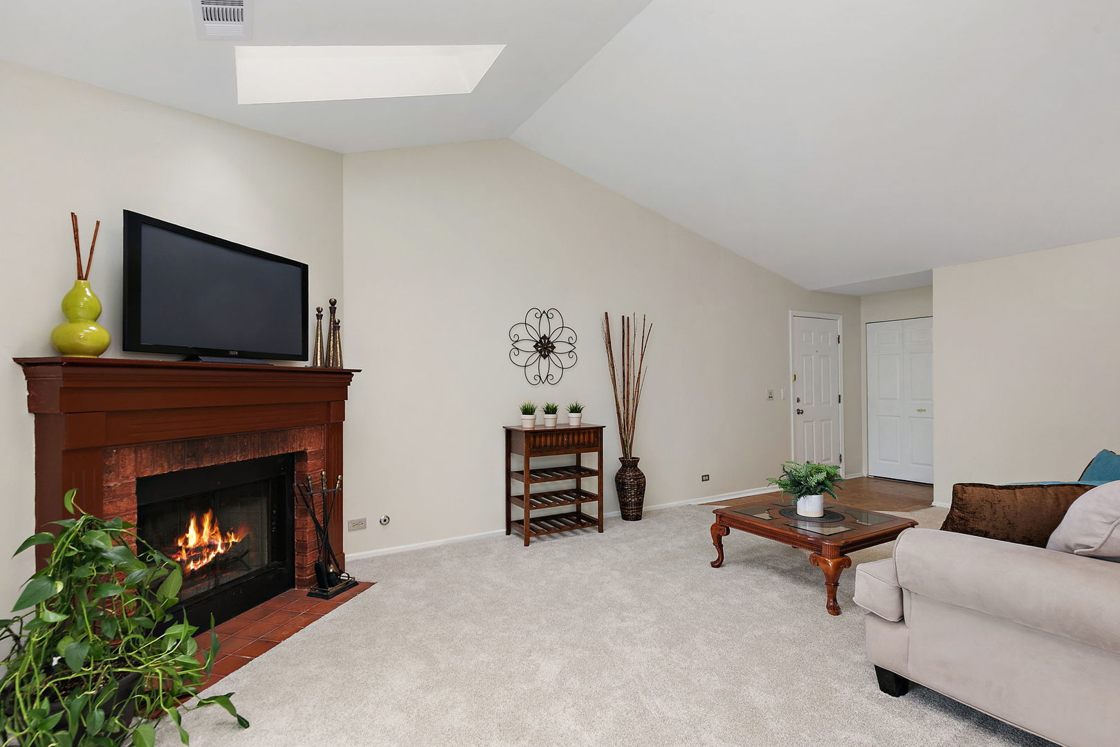 2838 Meadow Lane #W2, Schaumburg, IL 60193