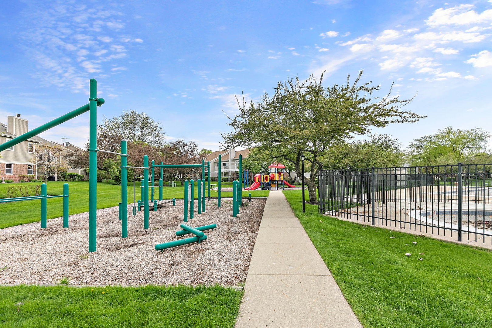 2838 Meadow Lane #W2, Schaumburg, IL 60193