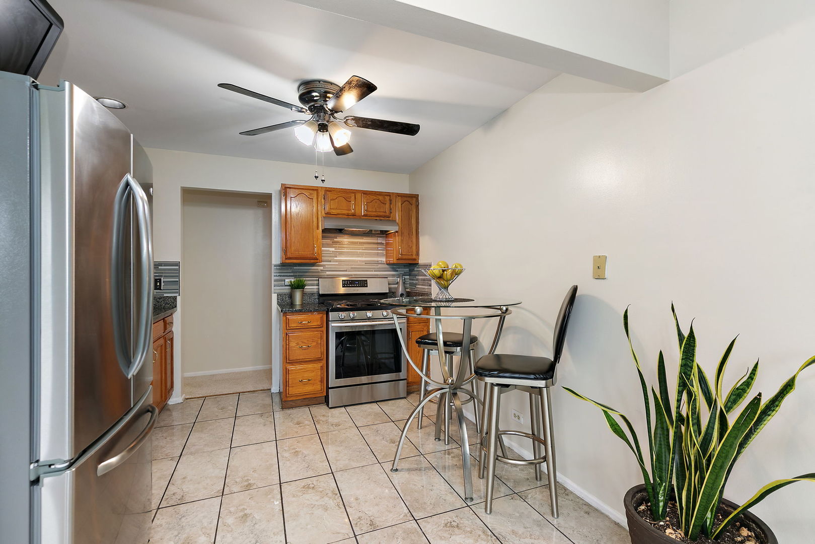 2838 Meadow Lane #W2, Schaumburg, IL 60193