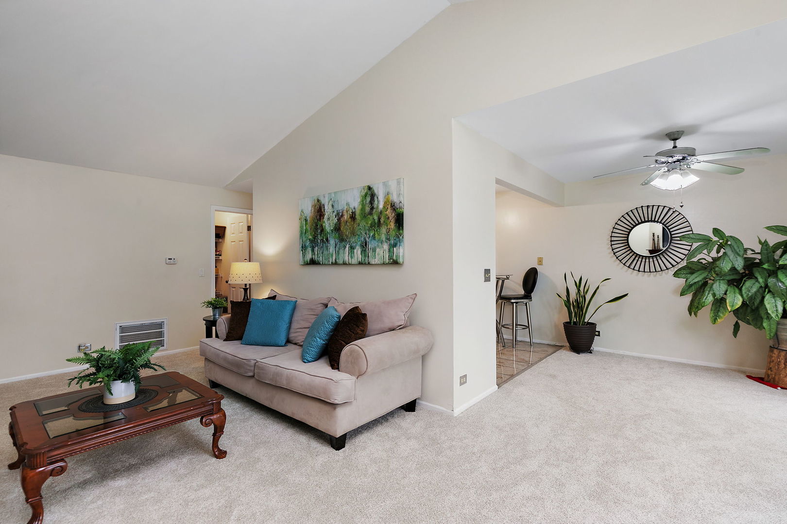 2838 Meadow Lane #W2, Schaumburg, IL 60193