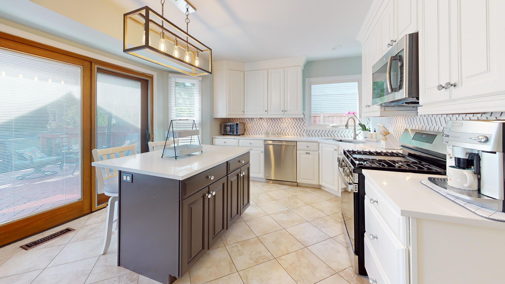 426 Farmhill Circle, Wauconda, IL 60084