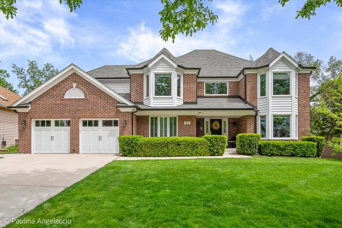 675 Oak Street, Roselle, IL 60172