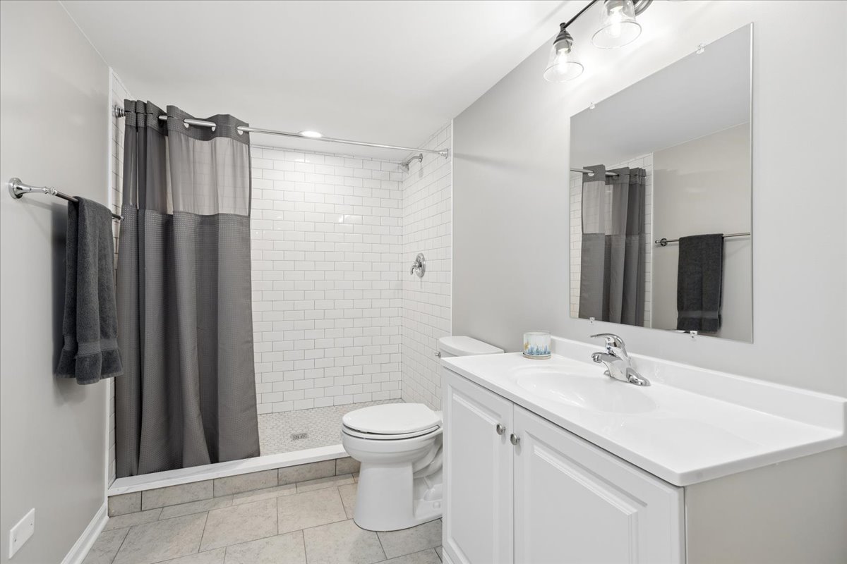 512 68th Street, Downers Grove, IL 60516