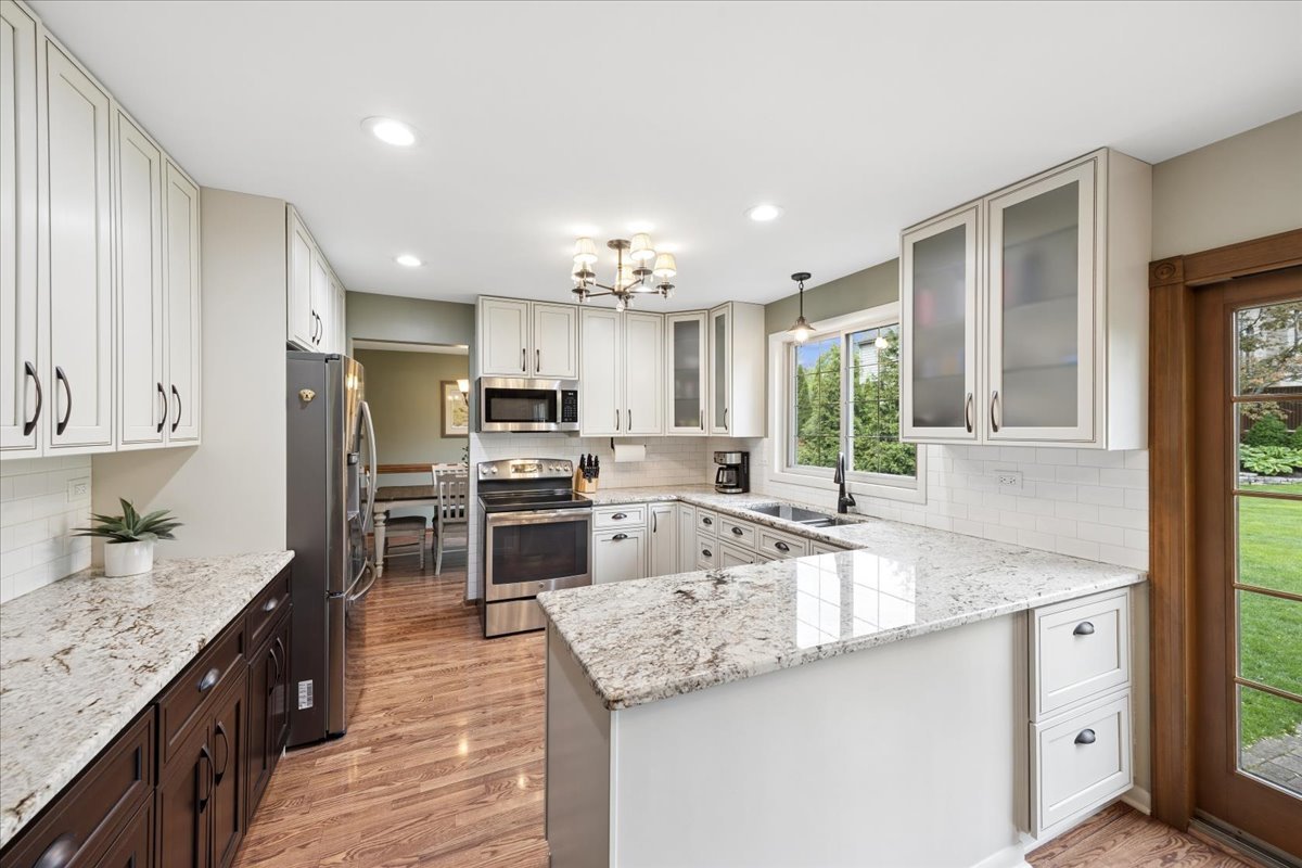 512 68th Street, Downers Grove, IL 60516