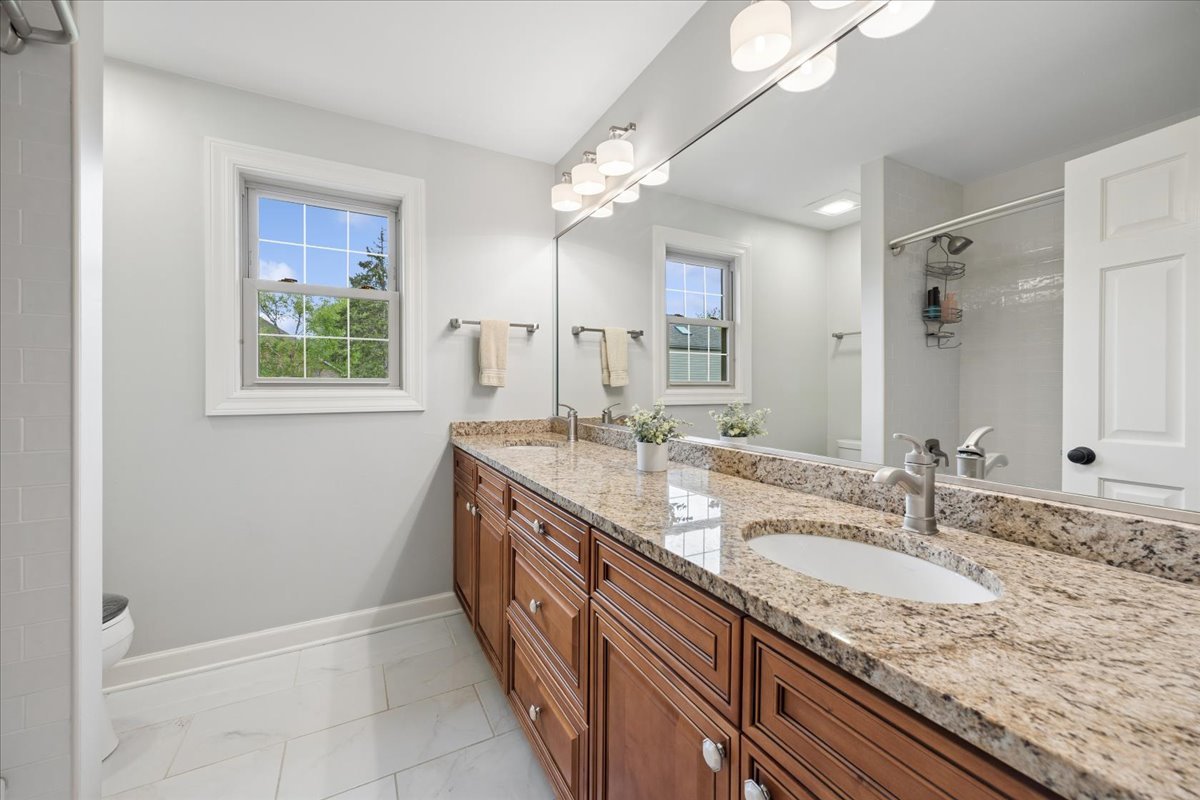 512 68th Street, Downers Grove, IL 60516