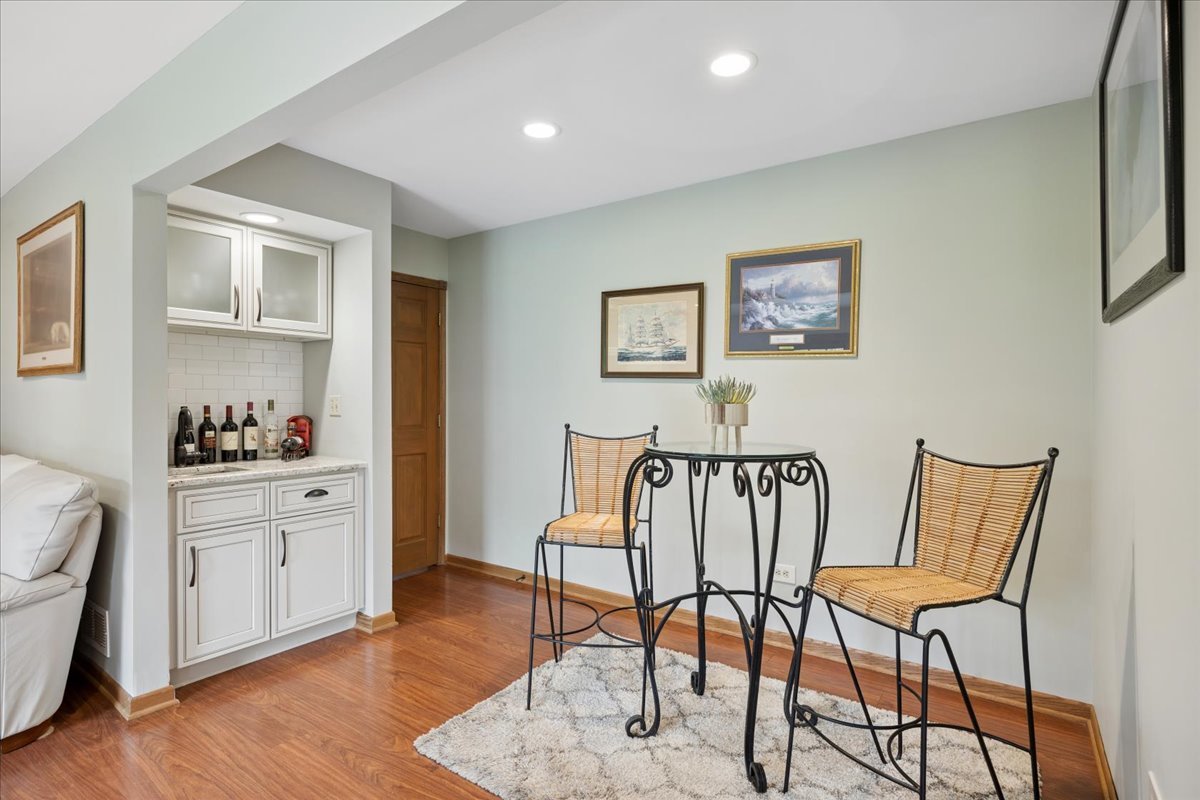 512 68th Street, Downers Grove, IL 60516