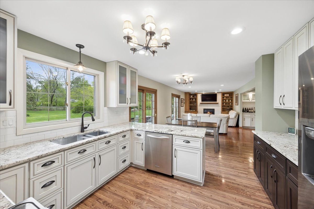 512 68th Street, Downers Grove, IL 60516