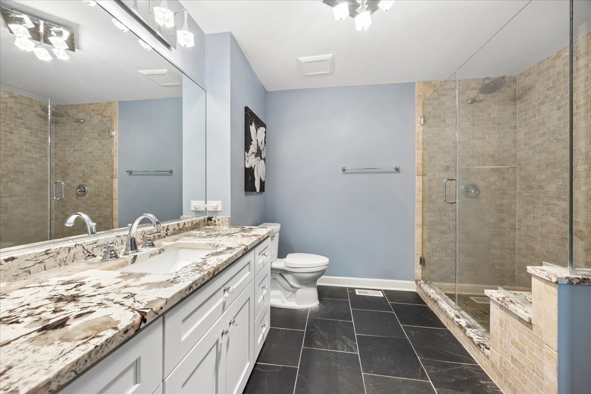 512 68th Street, Downers Grove, IL 60516