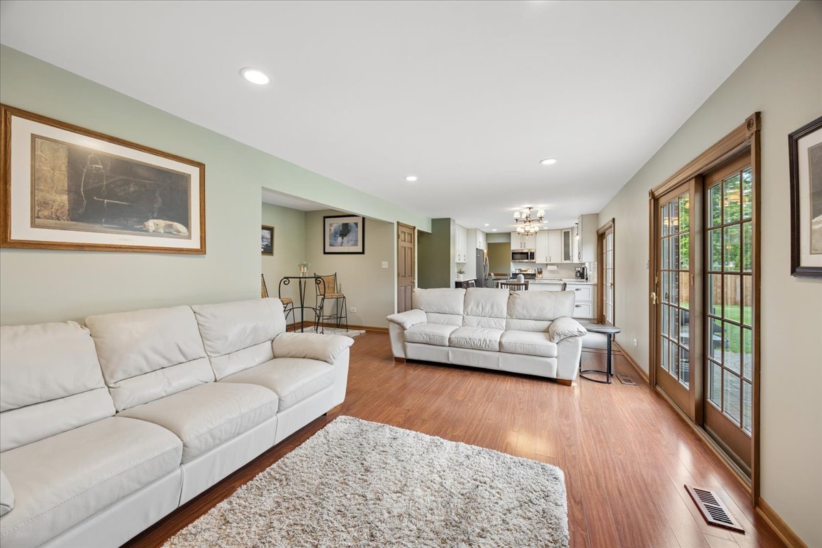 512 68th Street, Downers Grove, IL 60516