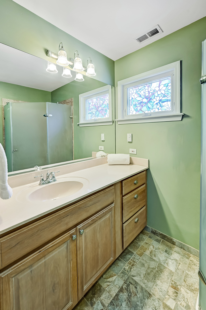 223 S Grant Street, Westmont, IL 60559