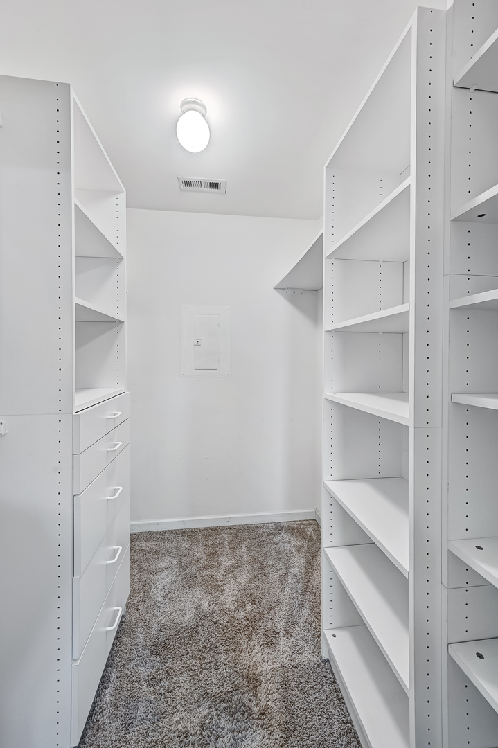 223 S Grant Street, Westmont, IL 60559