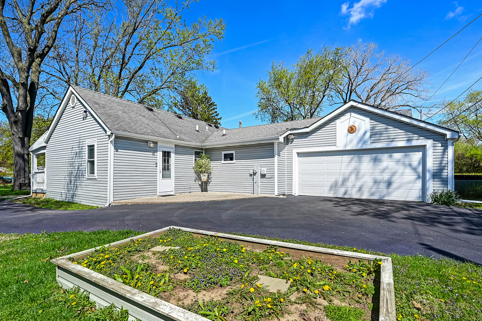 223 S Grant Street, Westmont, IL 60559