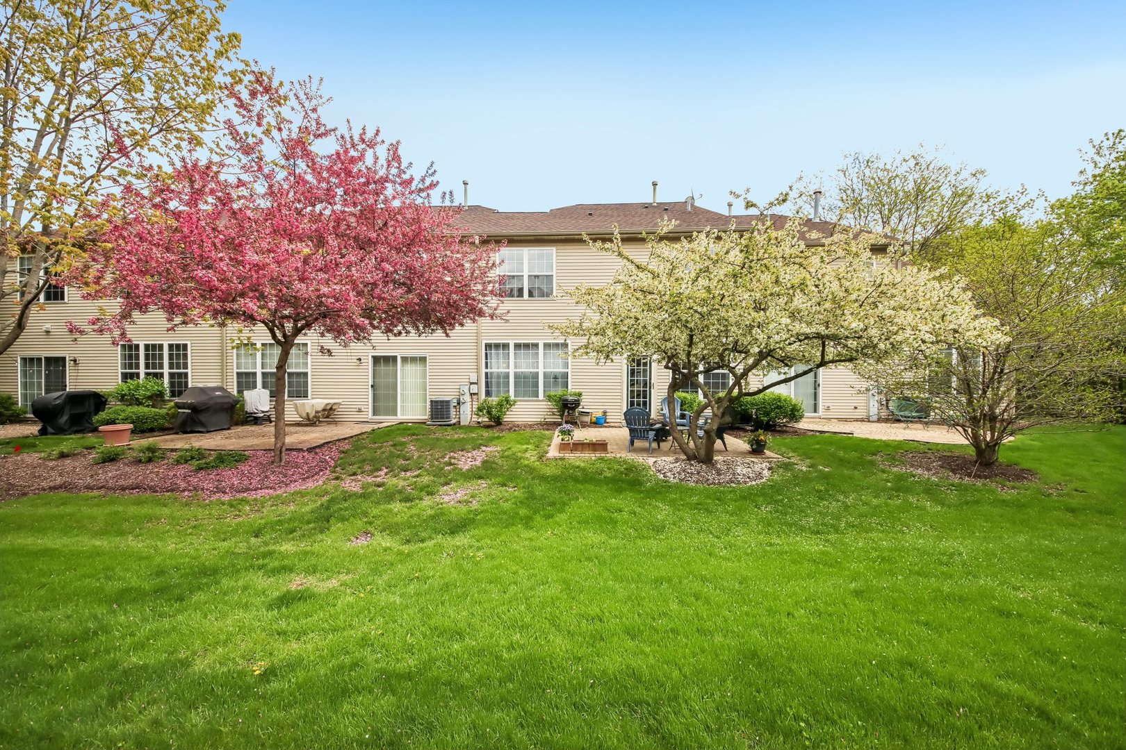 612 Shakespeare Drive, Grayslake, IL 60030