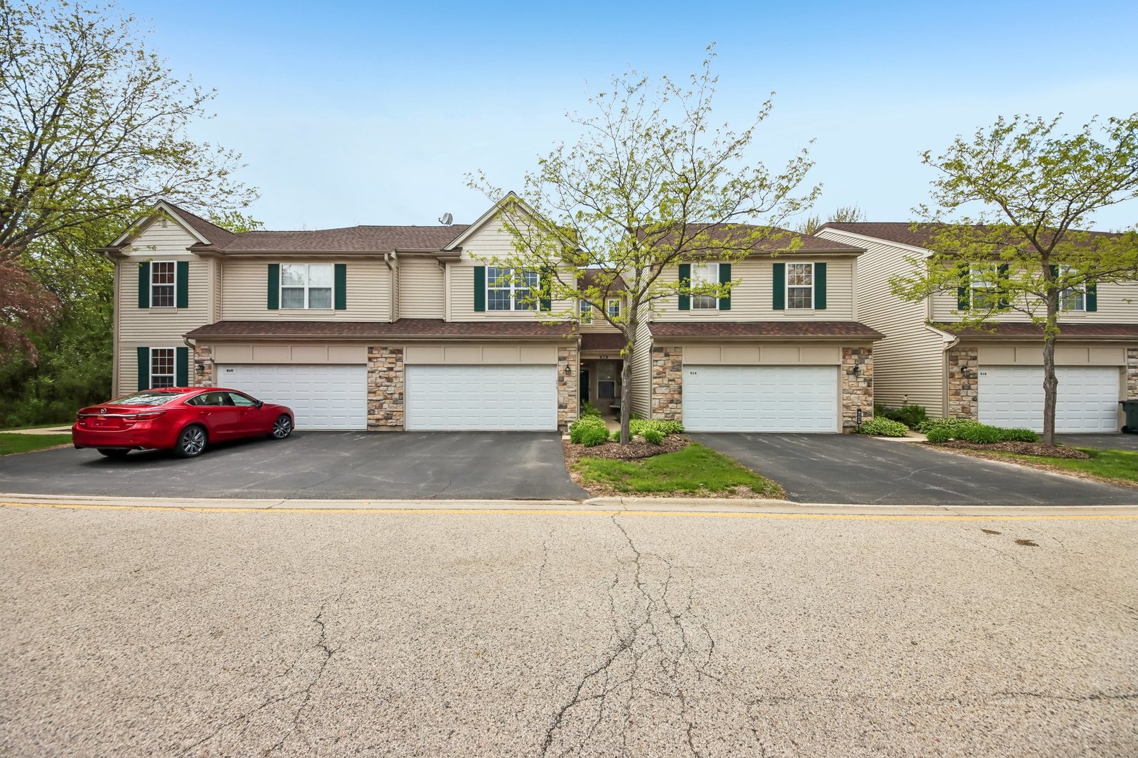 612 Shakespeare Drive, Grayslake, IL 60030