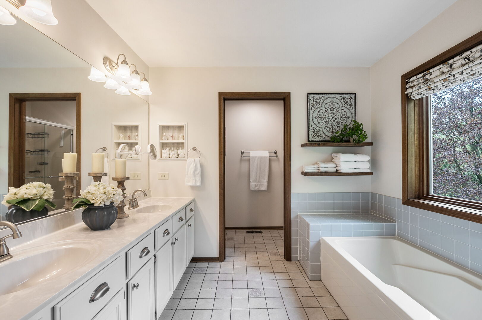 1049 Autumn Drive, Antioch, IL 60002