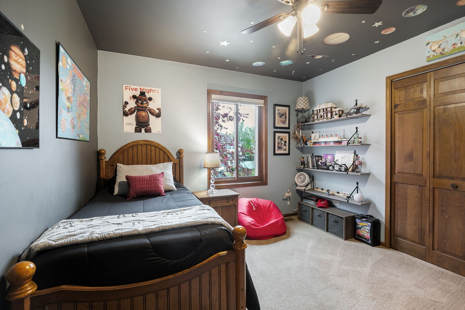 1049 Autumn Drive, Antioch, IL 60002