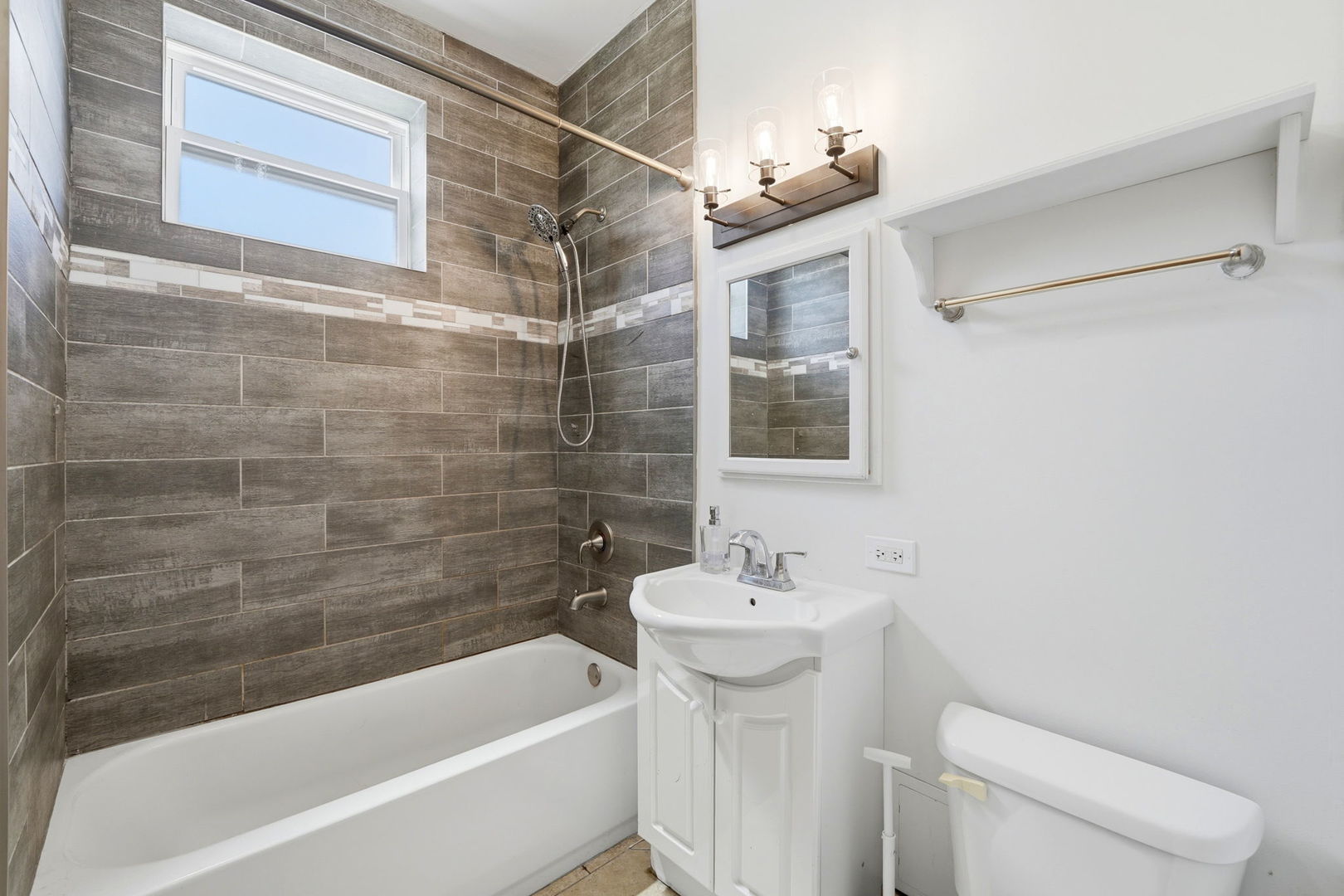 1526 N Springfield Avenue #2, Chicago, IL 60651