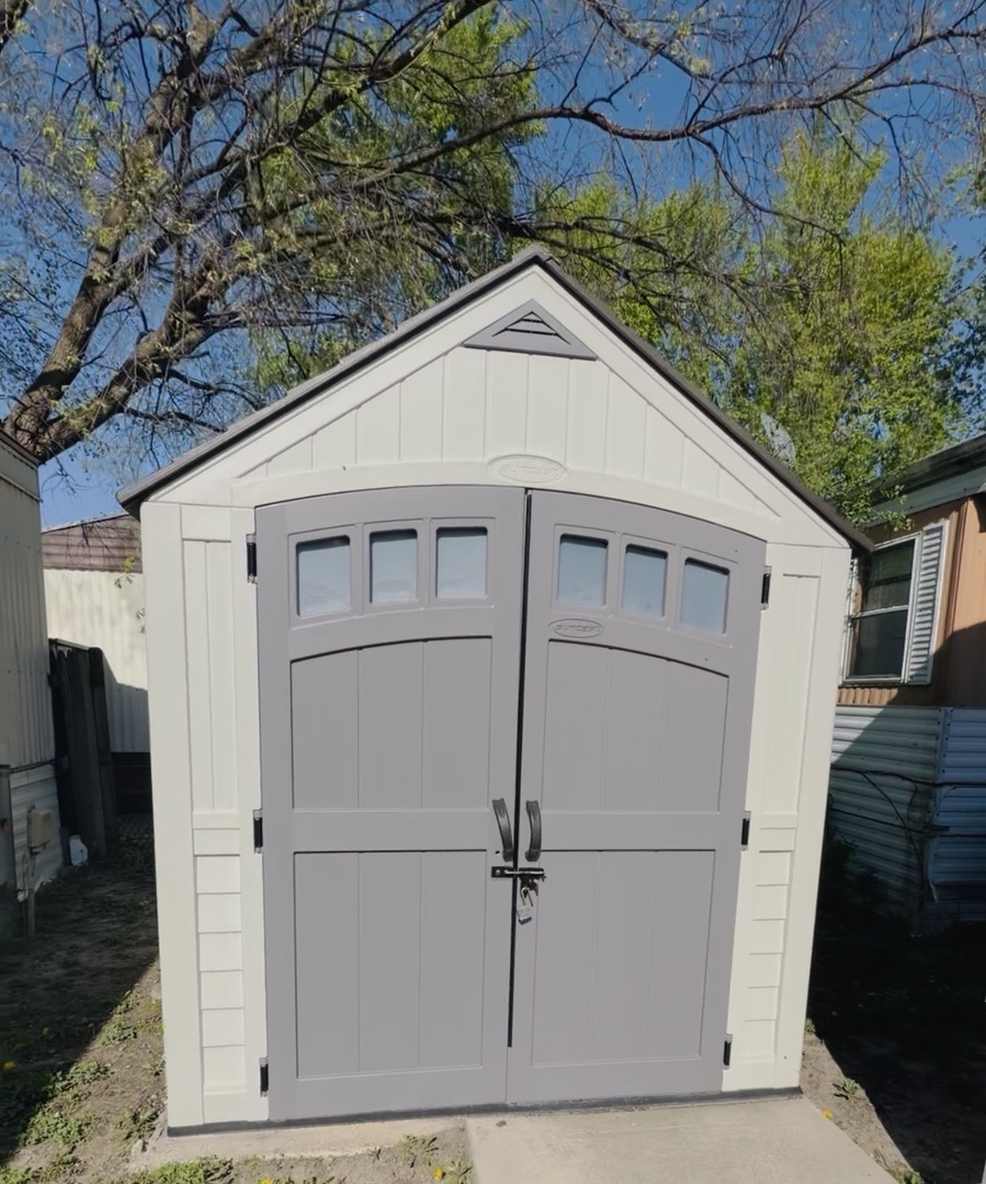 420 W Touhy Avenue #155, Des Plaines, IL 60018