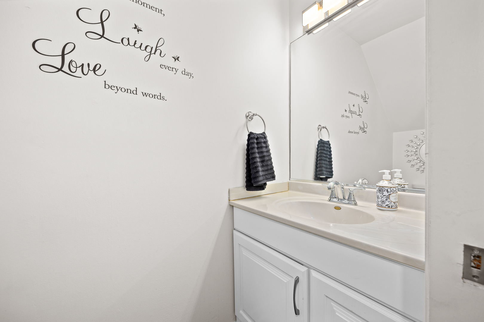 618 Glenhurst Court, Romeoville, IL 60446