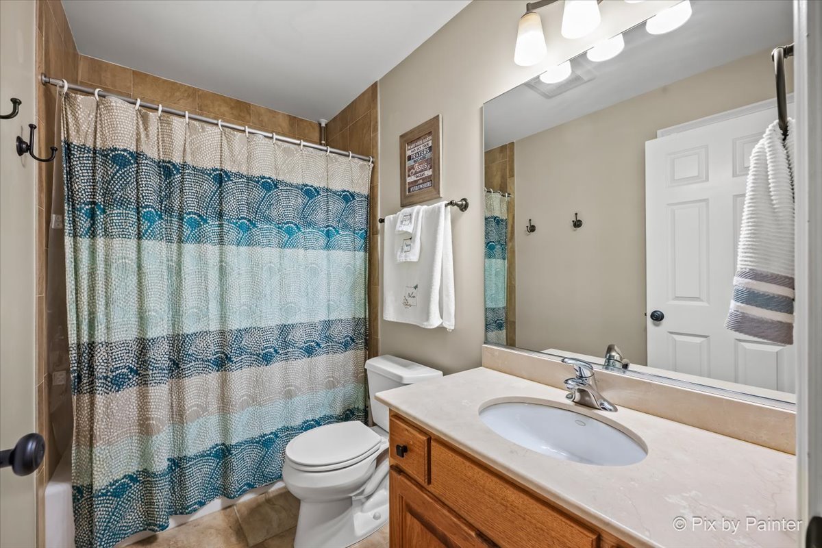 137 Oak Avenue, Wood Dale, IL 60191