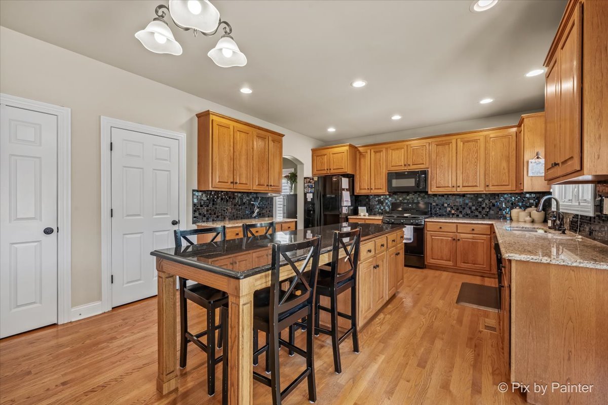137 Oak Avenue, Wood Dale, IL 60191