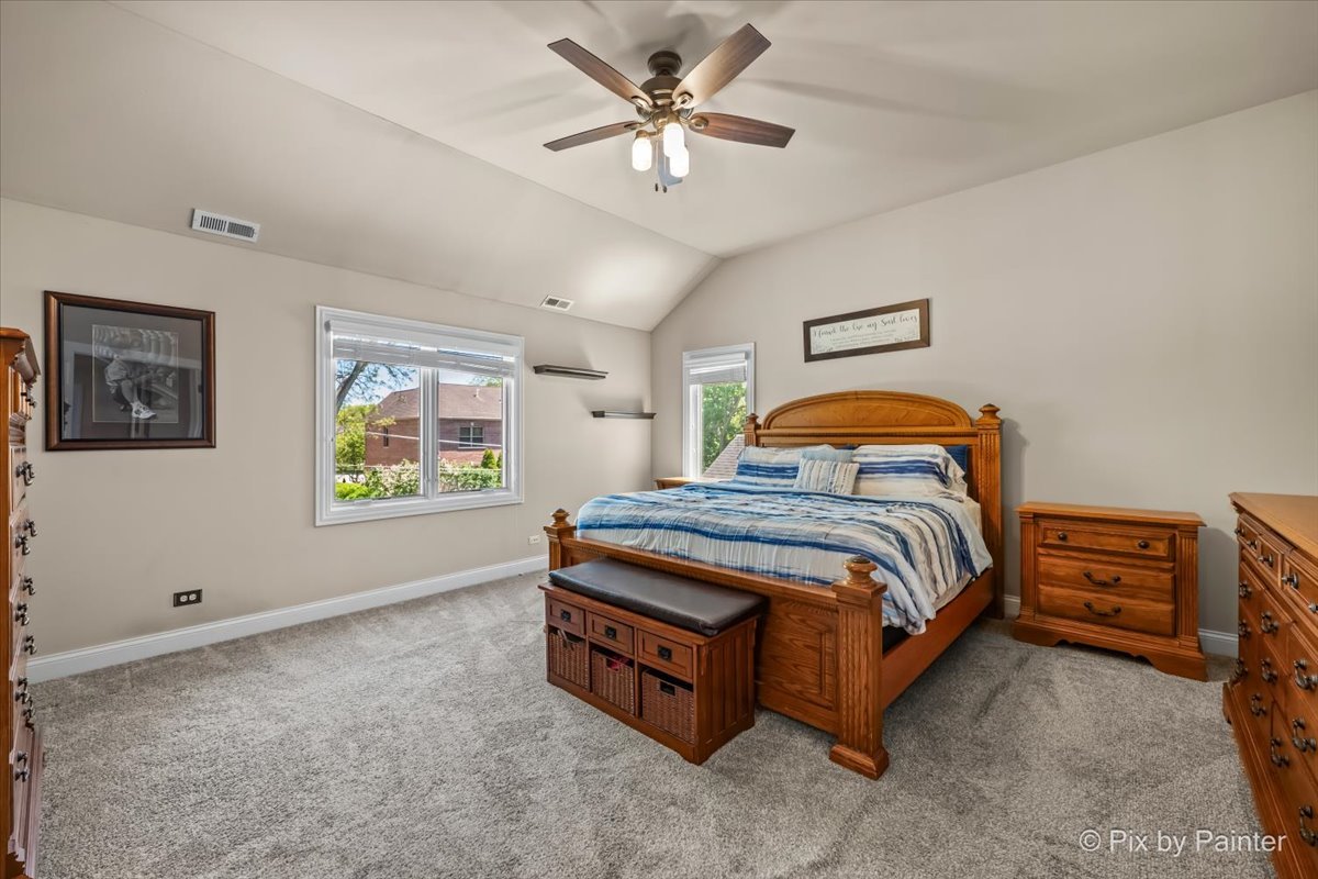 137 Oak Avenue, Wood Dale, IL 60191