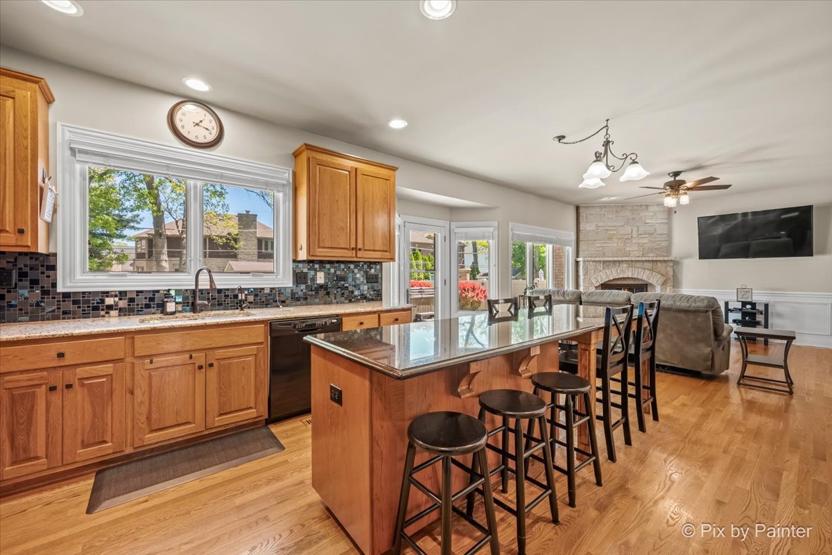 137 Oak Avenue, Wood Dale, IL 60191
