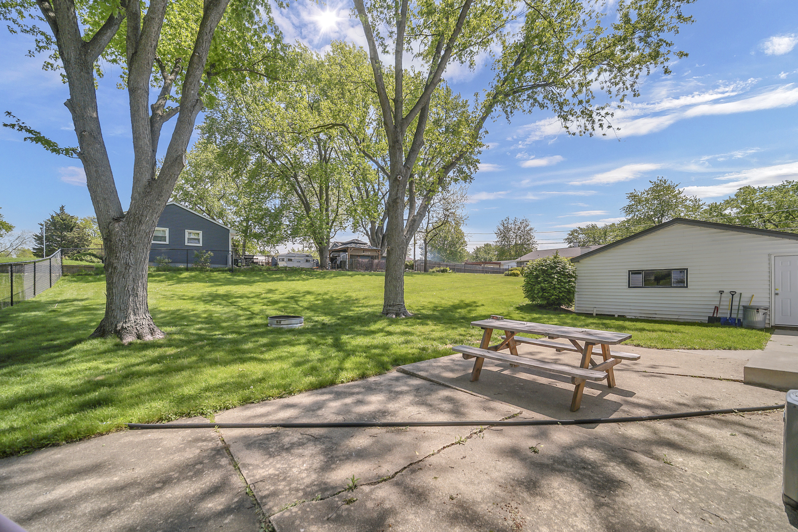 137 Birchwood Road, Carpentersville, IL 60110