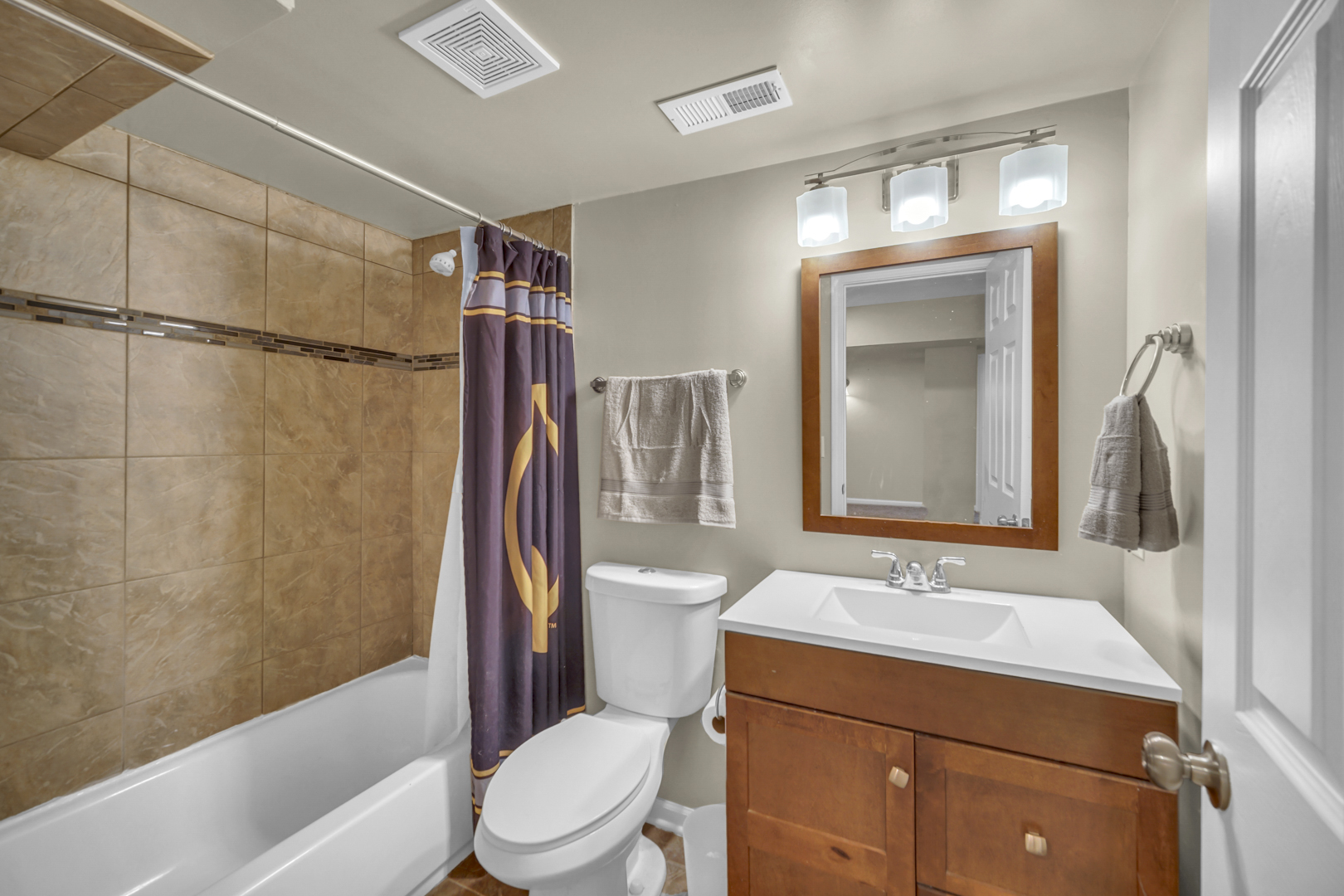 137 Birchwood Road, Carpentersville, IL 60110