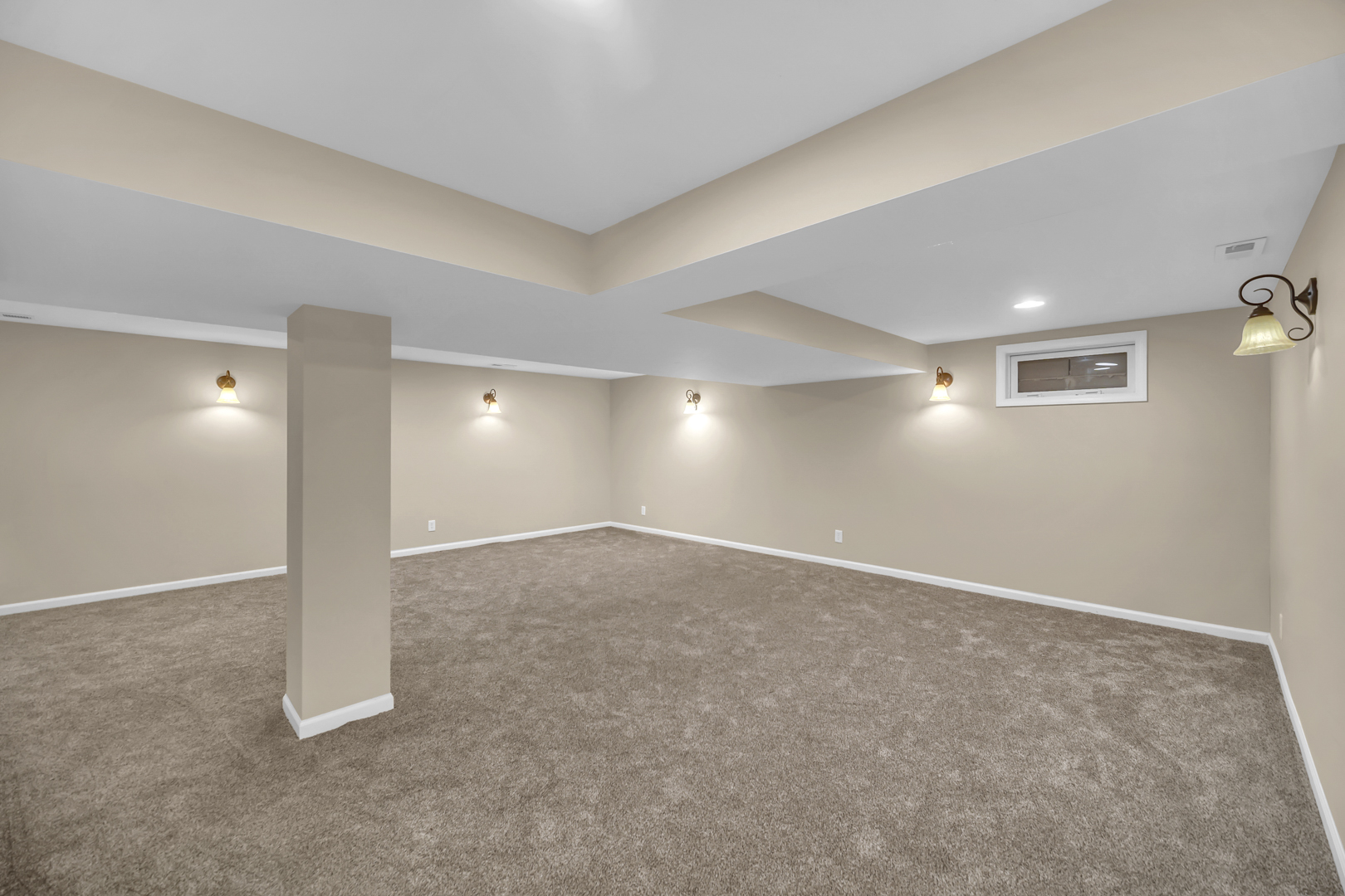 137 Birchwood Road, Carpentersville, IL 60110