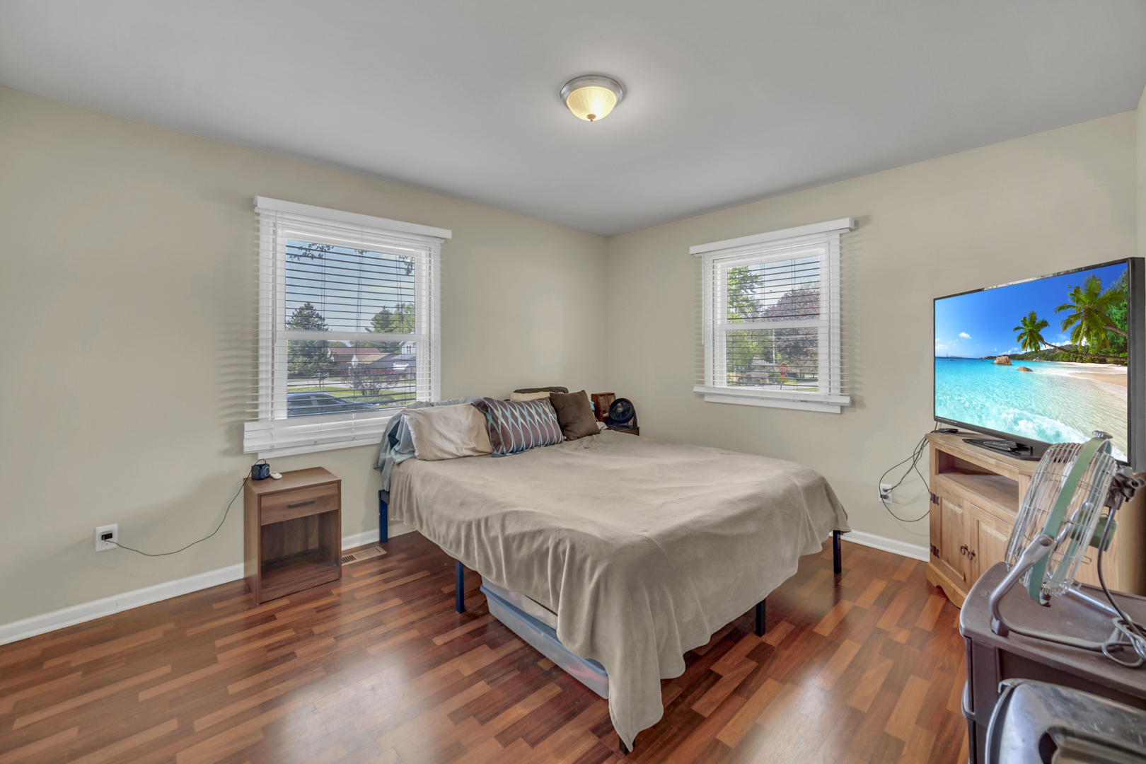 137 Birchwood Road, Carpentersville, IL 60110