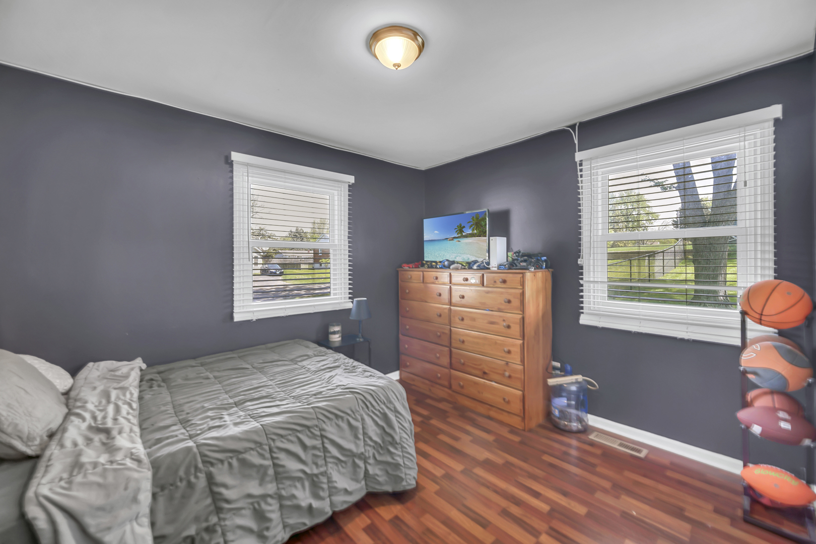 137 Birchwood Road, Carpentersville, IL 60110