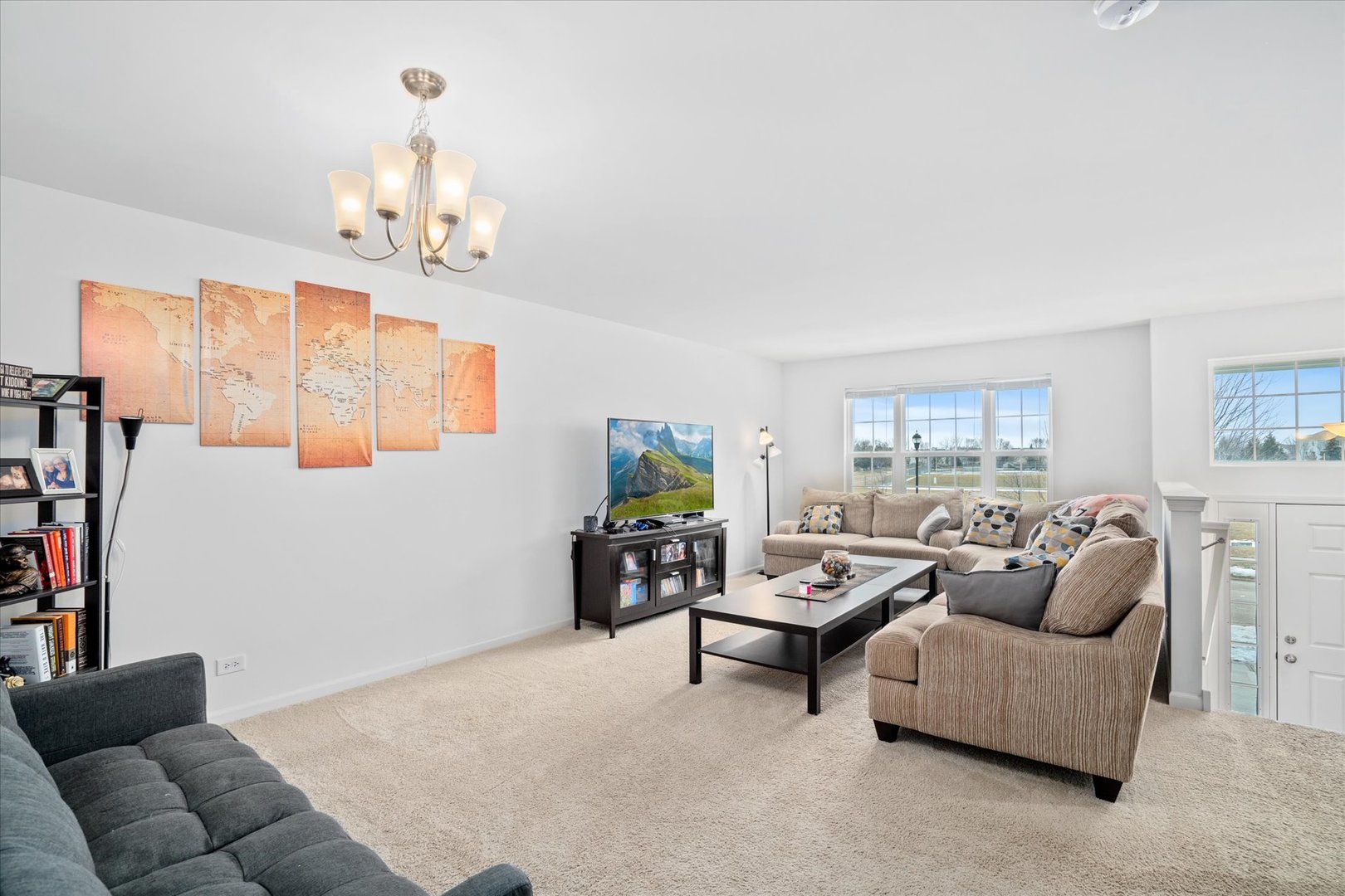 1813 Spinnaker Street, Pingree Grove, IL 60140