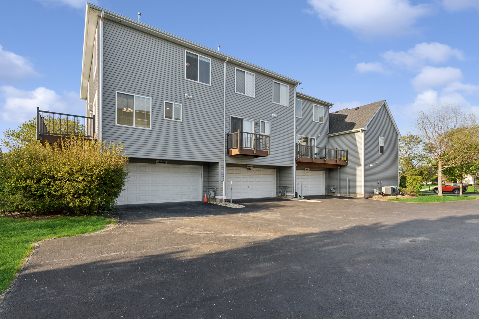 14606 Thomas Jefferson Drive #14606, Plainfield, IL 60544