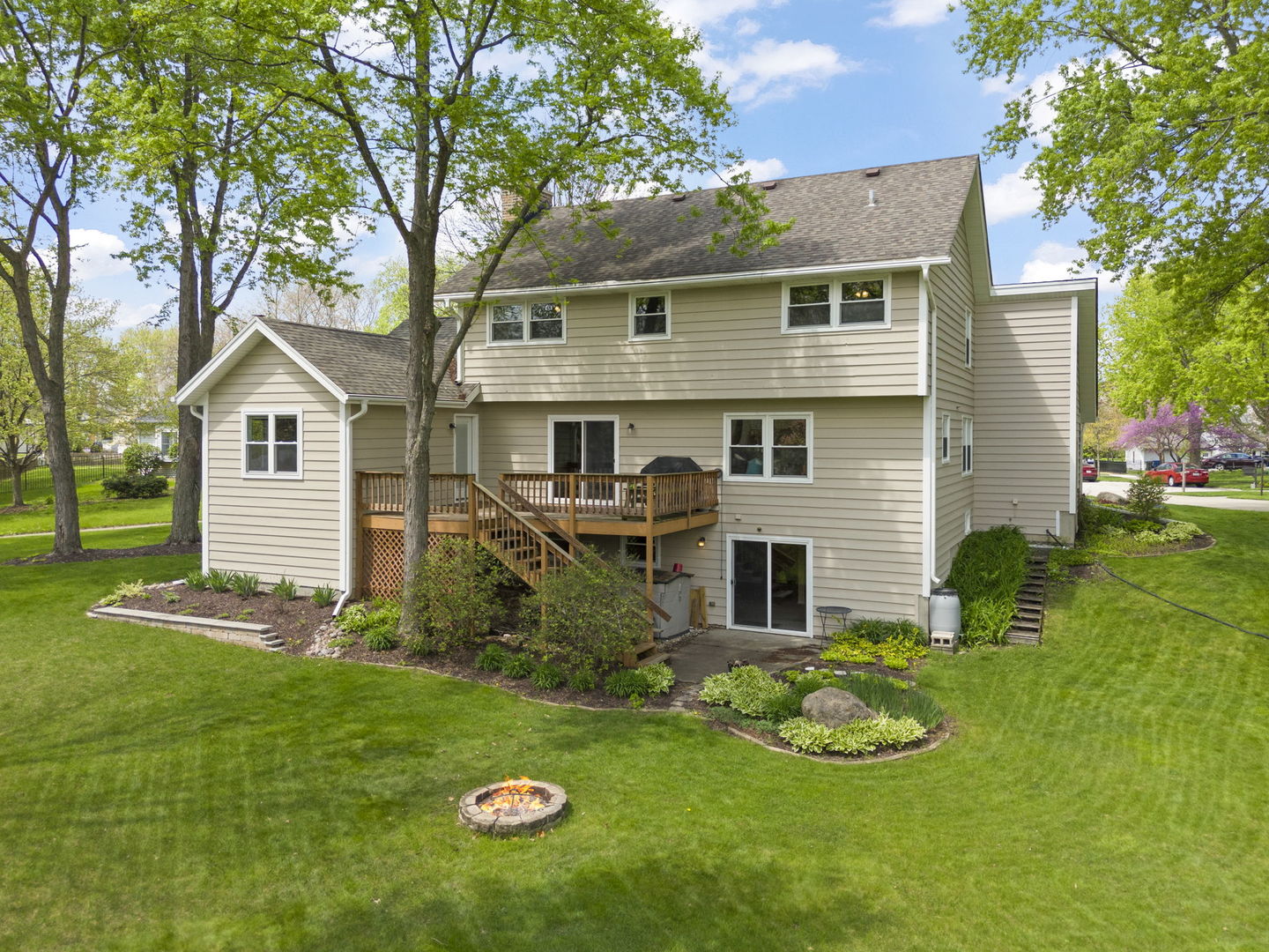 46 Sussex Court, Naperville, IL 60540
